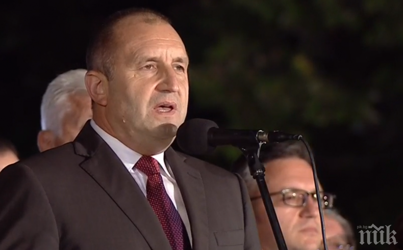 Радев с популистка реч в Деня на Съединението - отново влезе в ролята на опозиционен говорител