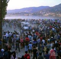 Скандалният шеф на бежанския лагер на Лесбос подаде оставка