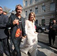 ПОТРЕС! Скандалната Ксения Собчак отиде на сватбата си с... катафалка (СНИМКИ/ВИДЕО)
