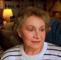 Почина писателката Ан Ривърс Сидънс