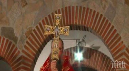 хиляди стичат кръстова гора надяват чудо изцеление