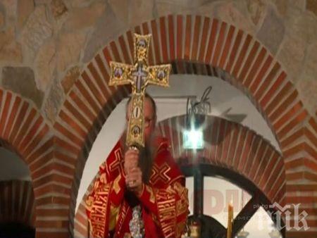 Хиляди се стичат в Кръстова гора, надяват се на чудо и изцеление