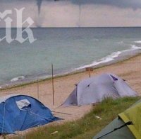 Мощен смерч се завихри в Дуранкулак (Снимка)