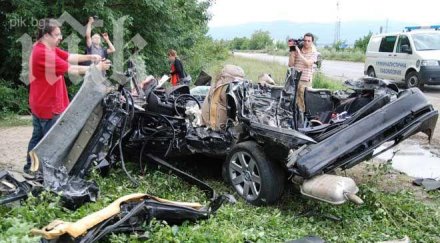 трима младежи умрели зверската катастрофа елин пелин