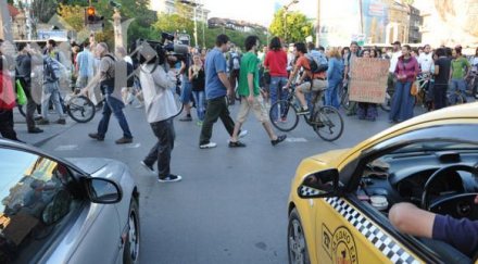 десетина софиянци протестират блокирането улиците вечер