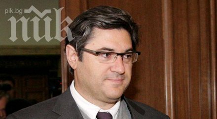 бивш служител класа откраднал сайта медията