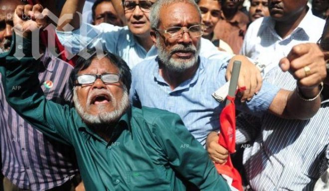 Двама души са загинали при размирици в Бангладеш