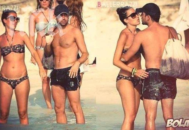 И младоженката на Шави лъсна гола на плажа (снимка)