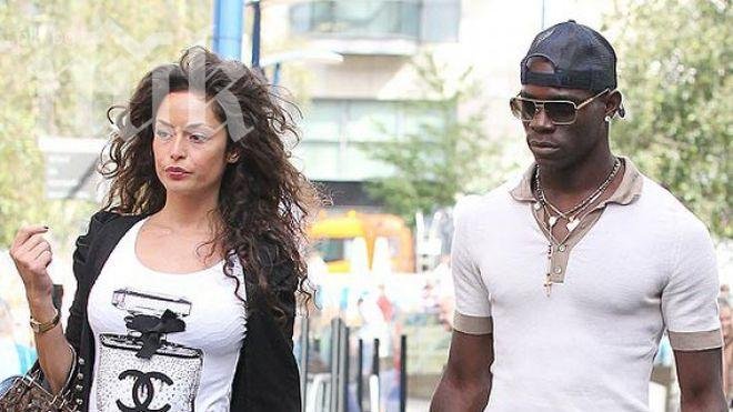 Бившата любовница на Марио Балотели ще съди родителите му