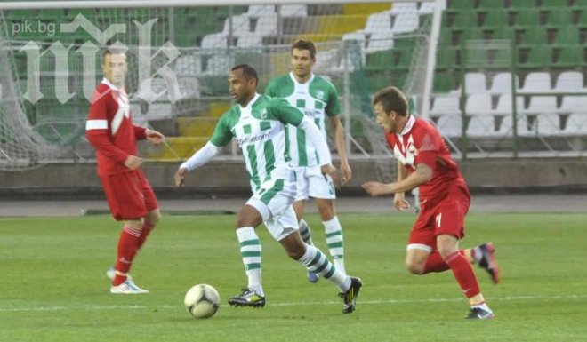 Берое катастрофира срещу Апоел (Тел Авив) пред погледа на Боби Михайлов