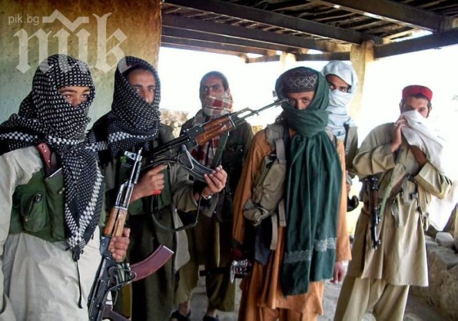 Талибан уби осем афганистанци, работили в база на НАТО 