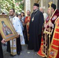 СВЕТИНИ: Русенска епархия получи в дар чудотворна икона и мощи на свети Лука Кримски