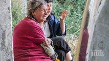 УЖАС В ПЛОВДИВ: Клошар умря в дома си сред купища боклуци