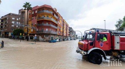 жертвите наводненията испания станаха шест