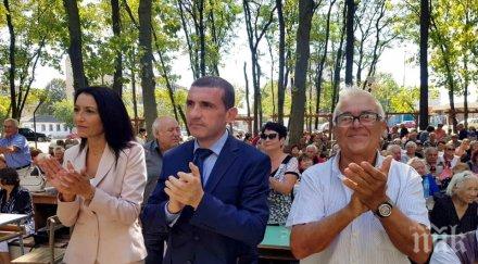 дом възрастни хора два пенсионерски клуба откриват девня