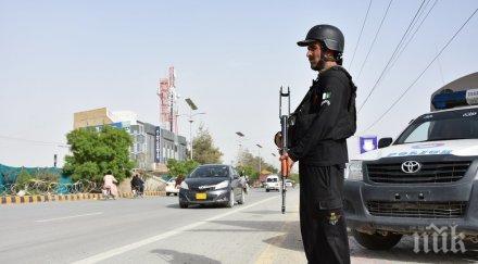 бунтовници убиха четирима войници пакистан