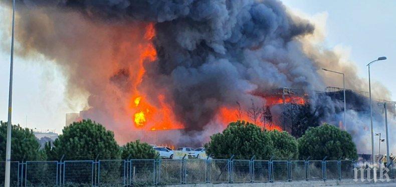 Силен пожар е избухнал в химически завод в Истанбул, има ранени