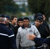 МАЩАБНА ОПЕРАЦИЯ: Евакуират мигранти в Атина