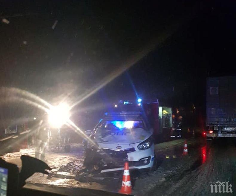 ИЗВЪНРЕДНО В ПИК: Верижна катастрофа блокира пътя между Перник и София