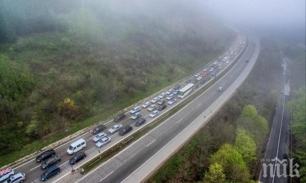 ПРЕДИ ГОЛЯМОТО ПЪТУВАНЕ: МВР спира тировете и изкарва всички екипи по пътищата