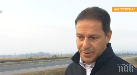 тежката дума експерта аквапланинг натискайте спирачките