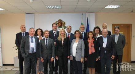 швейцарска бизнес делегация проучва възможностите инвестиции аутомотив сектора нас