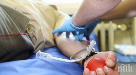 пожарникари даряват кръв вма