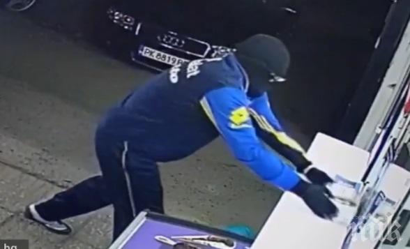 Арестуваха 16-годишен, задигал дарения 