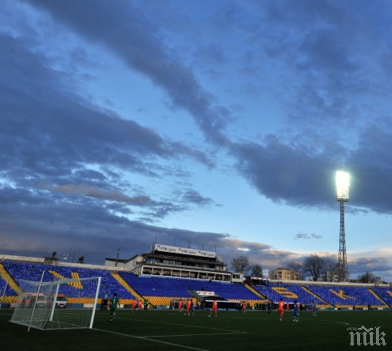 И за опасното вечно дерби Левски-ЦСКА: Купуваме билети на касата в деня на мача