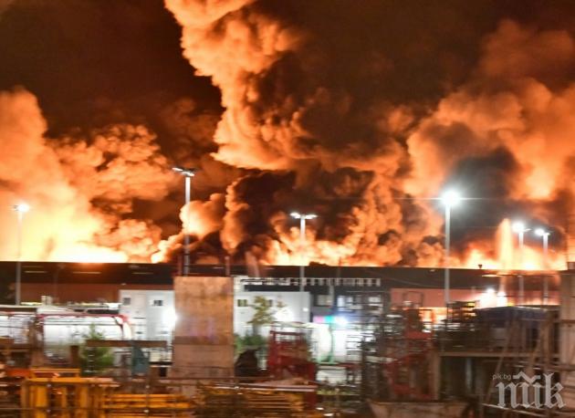 Потушиха пожар във френски химически завод