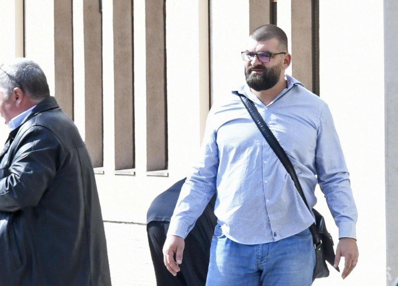 Продължава делото срещу Божо Кравата за стрелбата по Митьо Очите (СНИМКИ)