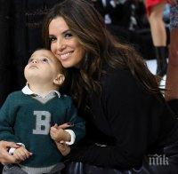 Ева Лонгория показа сина си в Париж