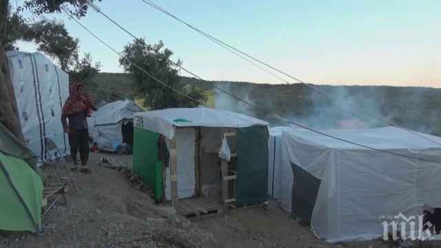 ОГНЕН АД: Майка и дете загинаха при пожар в бежански център на остров Лесбос