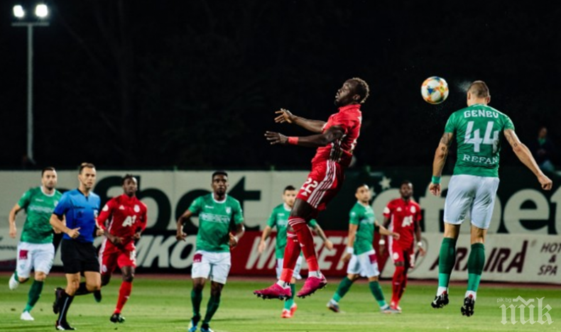 Високо напрежение при червените