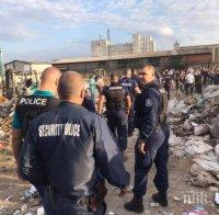 Роми заплашват да изхвърлят боклука си пред общината след смъртта на жена в Сливен
