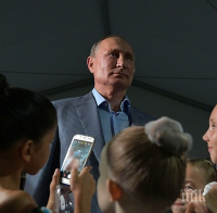 Владимир Путин разкритикува екоактивистката Грета Тунберг