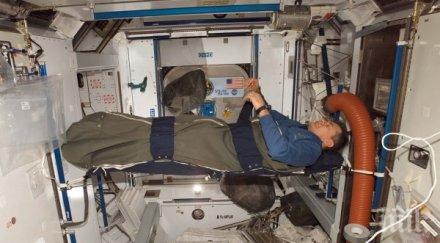 руски космонавти обясниха безтегловност спи удобно