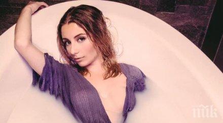 михаела маринова атакува европа английска версия последния хит видео