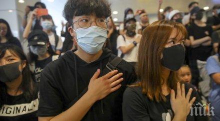 въпреки забраната десетки хиляди протест хонконг маски