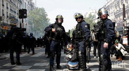 хиляди гневни полицаи протестираха париж