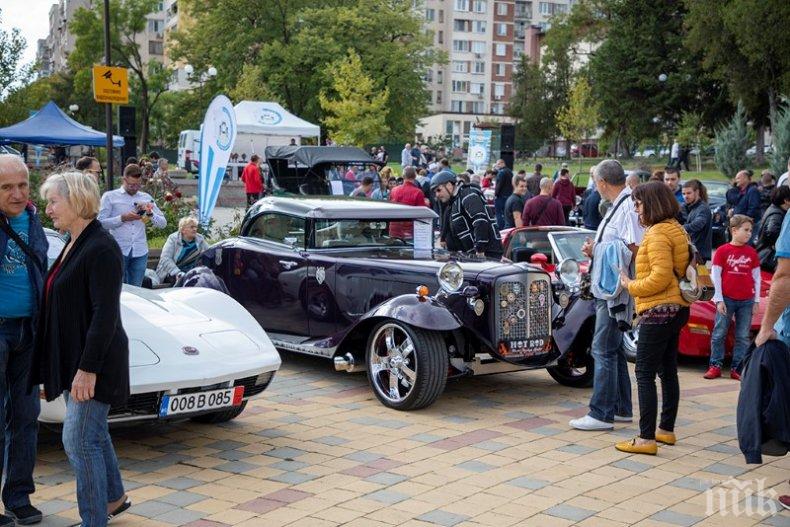 Рекорден брой участници се включиха в ретро парад на автомобили в Стара Загора