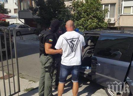 РАЗКРИТИЕ: Арестували Жоро Илиев с боксерки, пълни с дрога