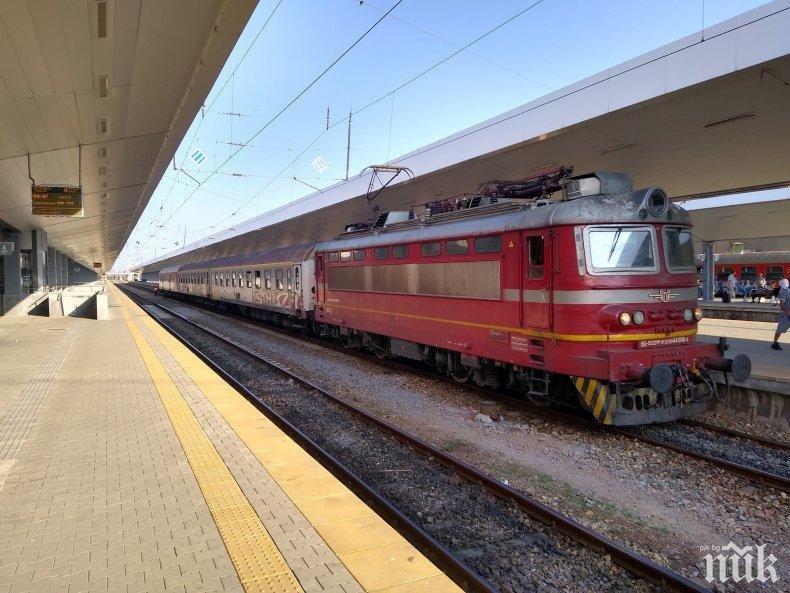 Пускат спрените влакове по линията Шумен - Варна