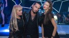 СТРАСТ: Джино с жена и куче в Египет (СНИМКА)