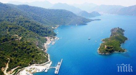 турция продава два острова