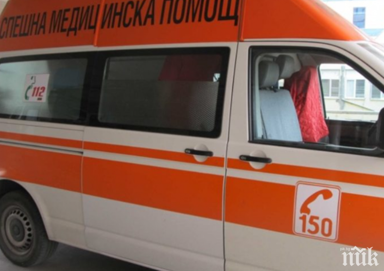 Жена е в болница след опит да я ограбят на спирка в Пловдив