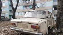 Мъж с жигула се разби във влекач
