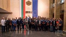 ОТЛИЧИЯ: Цацаров, Гешев и Младен Маринов наградиха прокурори и полицаи за знакови дела - сред призьорите са работили по случая "Негован" и "ТАД груп" (СНИМКИ)