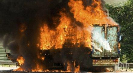 извънредно камион запали магистрала хемус хаос задръстване снимки