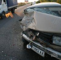 ОТ ПОСЛЕДНИТЕ МИНУТИ: Двама пострадаха при катастрофа на пътя Попово-Търговище